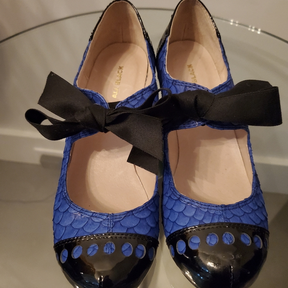 ALL BLACK Mary Jane shoe